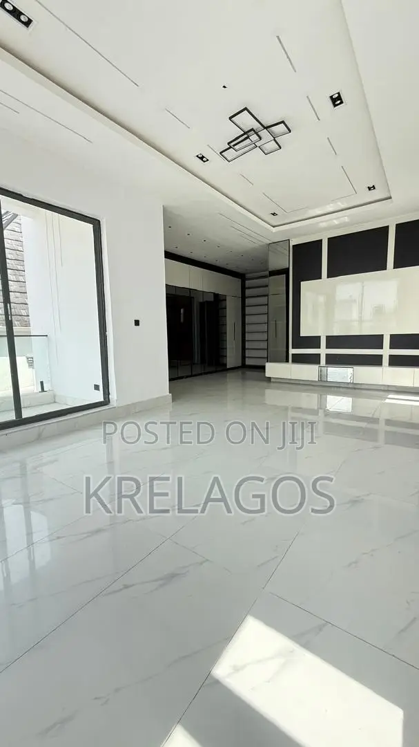 5bdrm Duplex in Sangotedo for sale