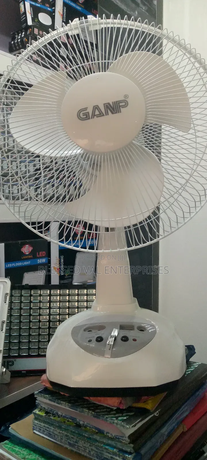 Table Solar Rechargeable Fan Dc/Ac 12 Inches