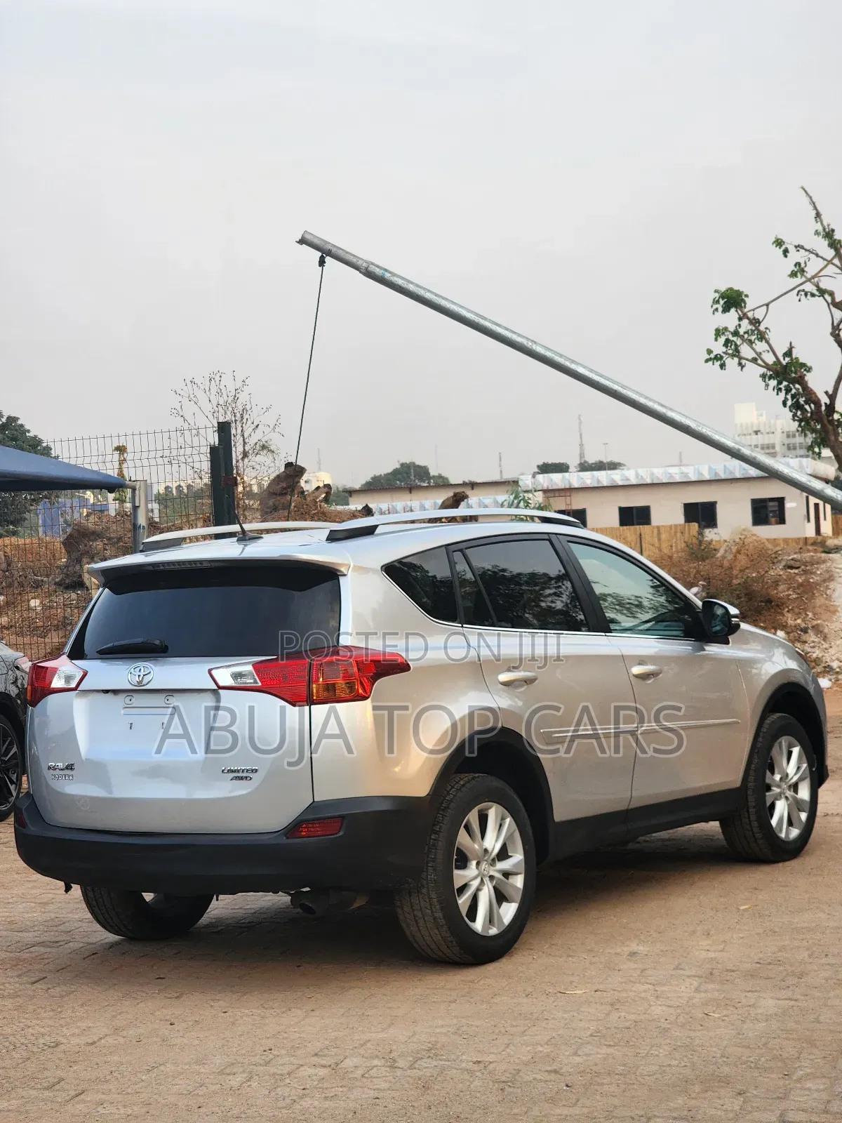 Toyota RAV4 Limited AWD (2.5L 4cyl 6A) 2013 Silver
