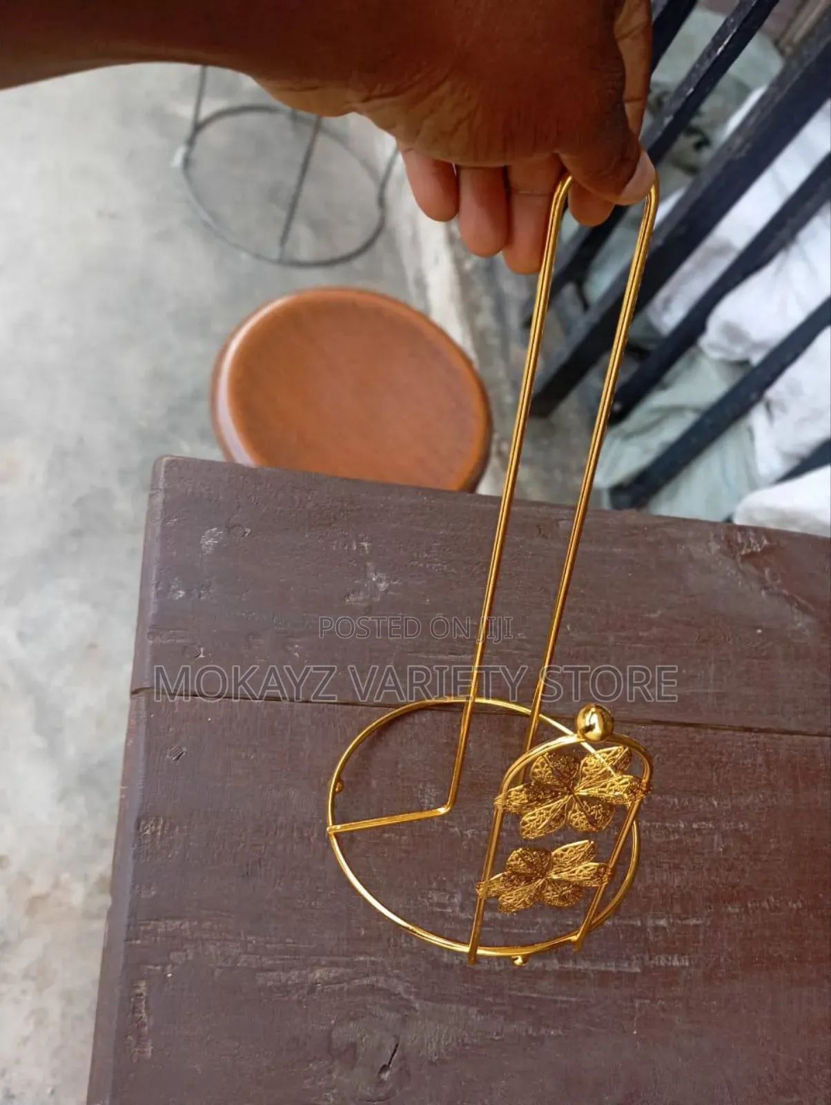 Creative Metal Gold Tissue Paper Holder / Rack /Gift Item /Souvenir