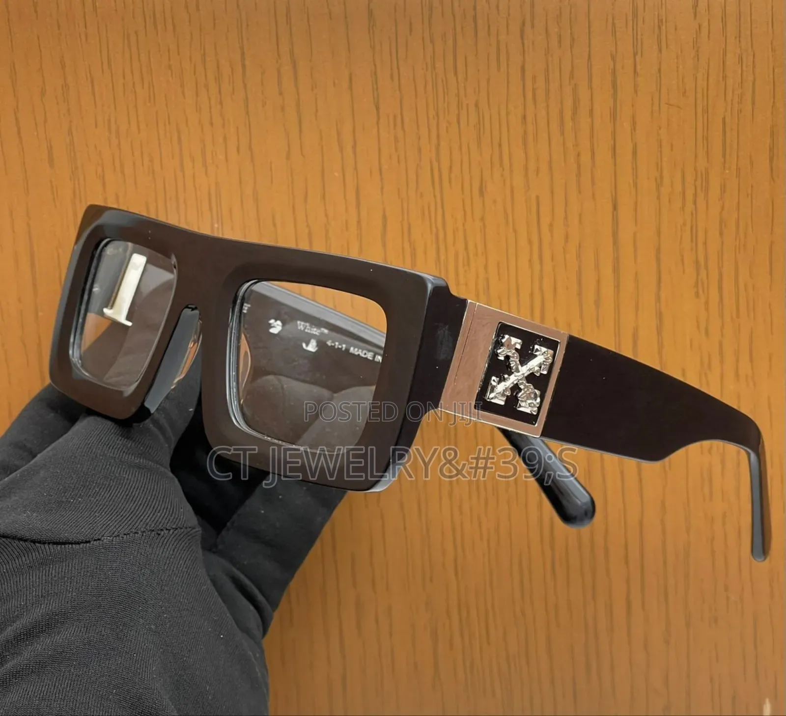 Off-white Leonardo Square Frame Gold-tone Arrows Motif At The Temples.