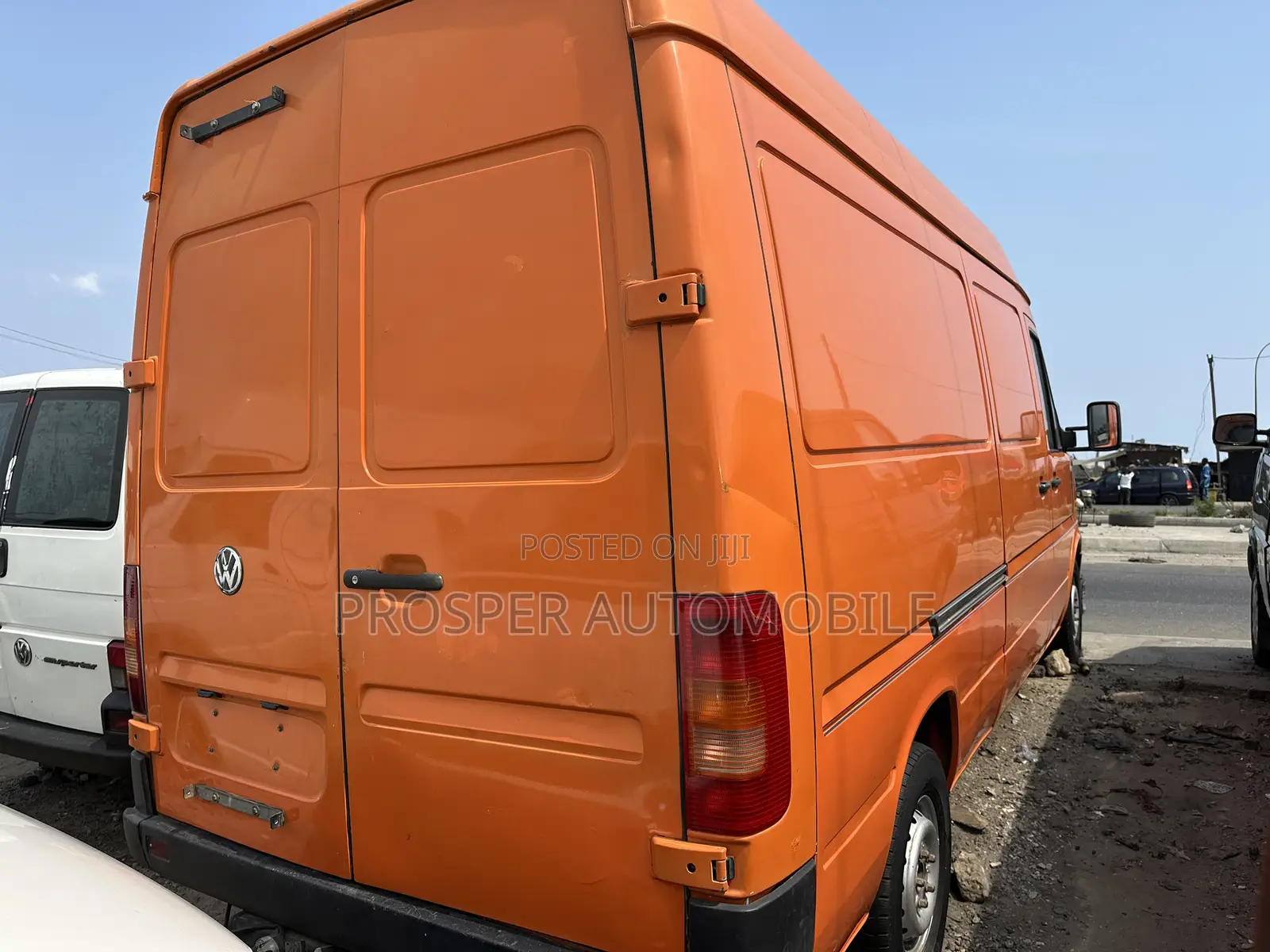 Volkswagen LT 2013 Orange