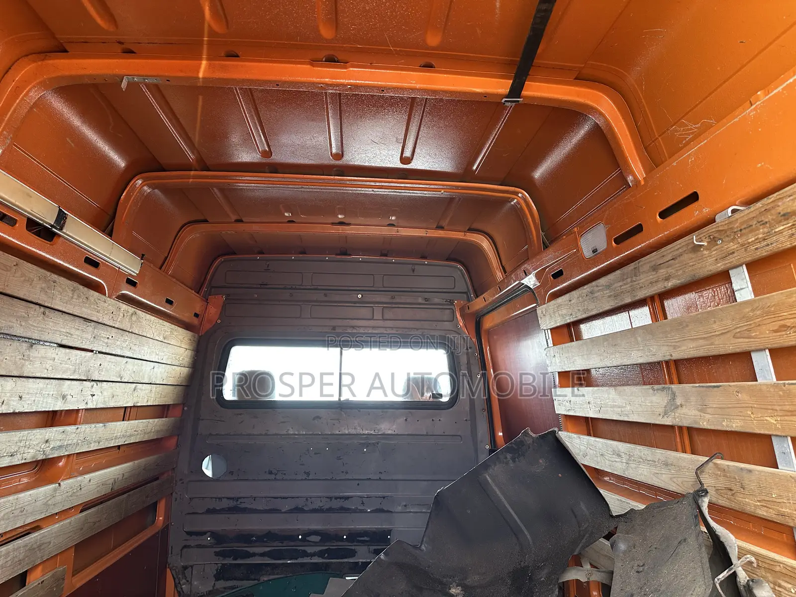 Volkswagen LT 2013 Orange