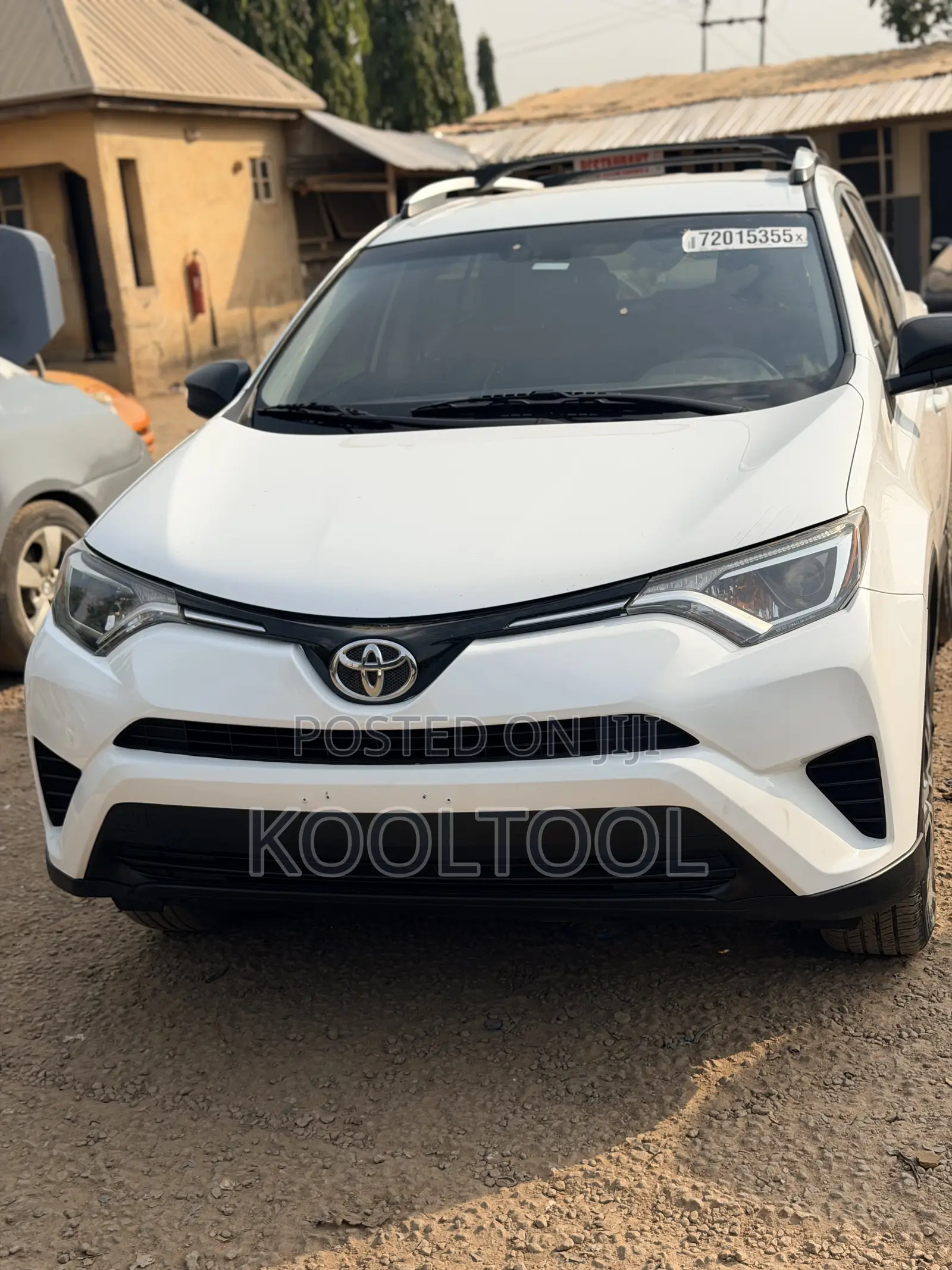 Toyota RAV4 LE AWD (2.5L 4cyl 6A) 2016 White
