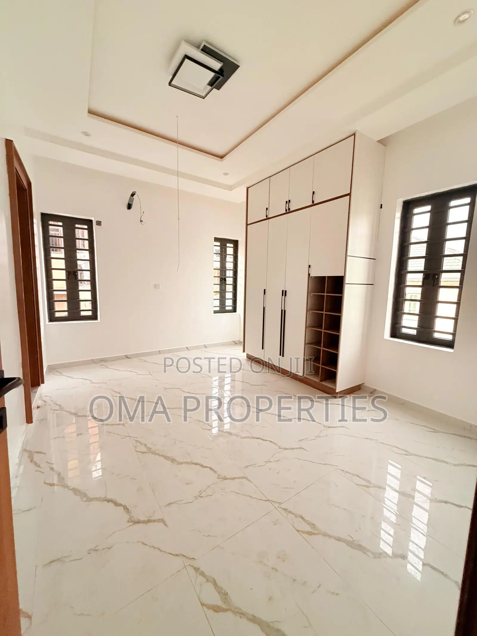 Furnished 4bdrm House in GRA Phase 1 for sale