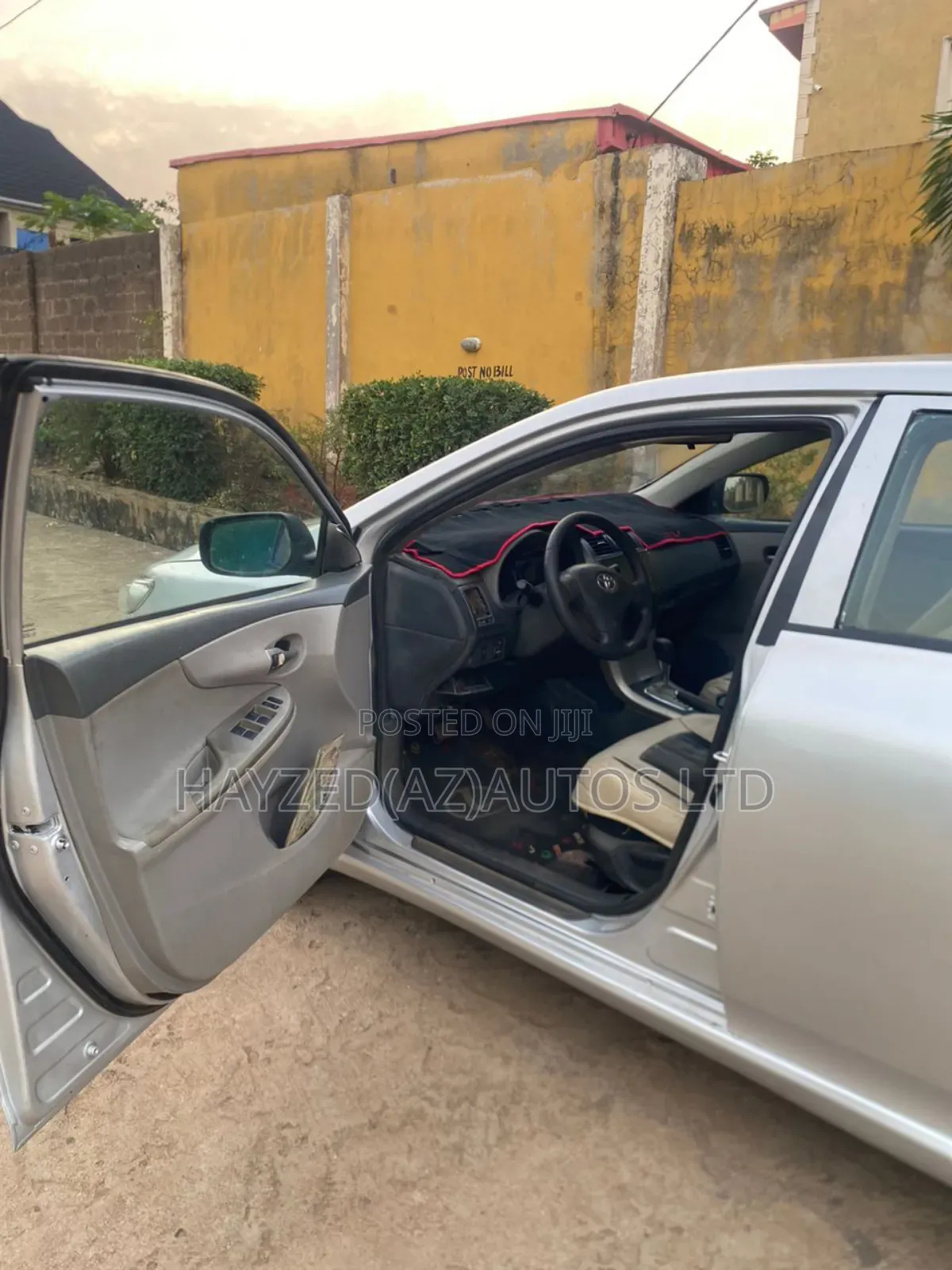 Toyota Corolla LE 4dr Sedan (1.8L 4cyl 4A) 2010 Silver