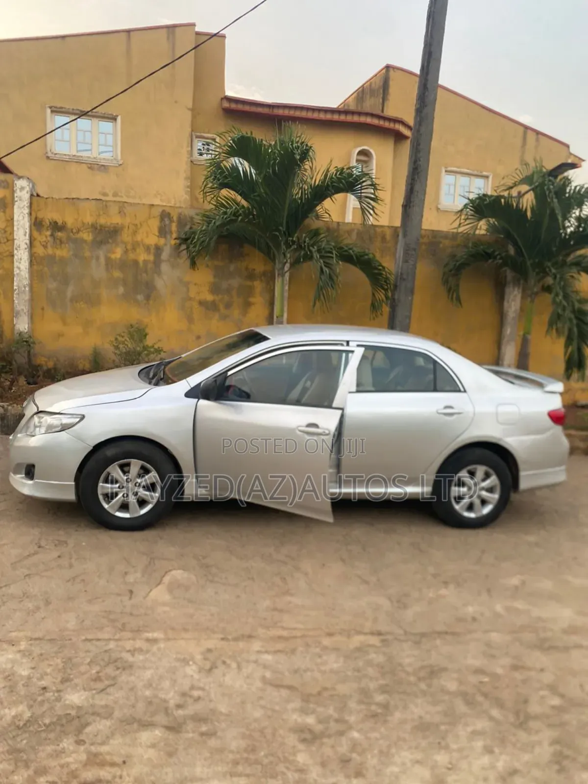Toyota Corolla LE 4dr Sedan (1.8L 4cyl 4A) 2010 Silver