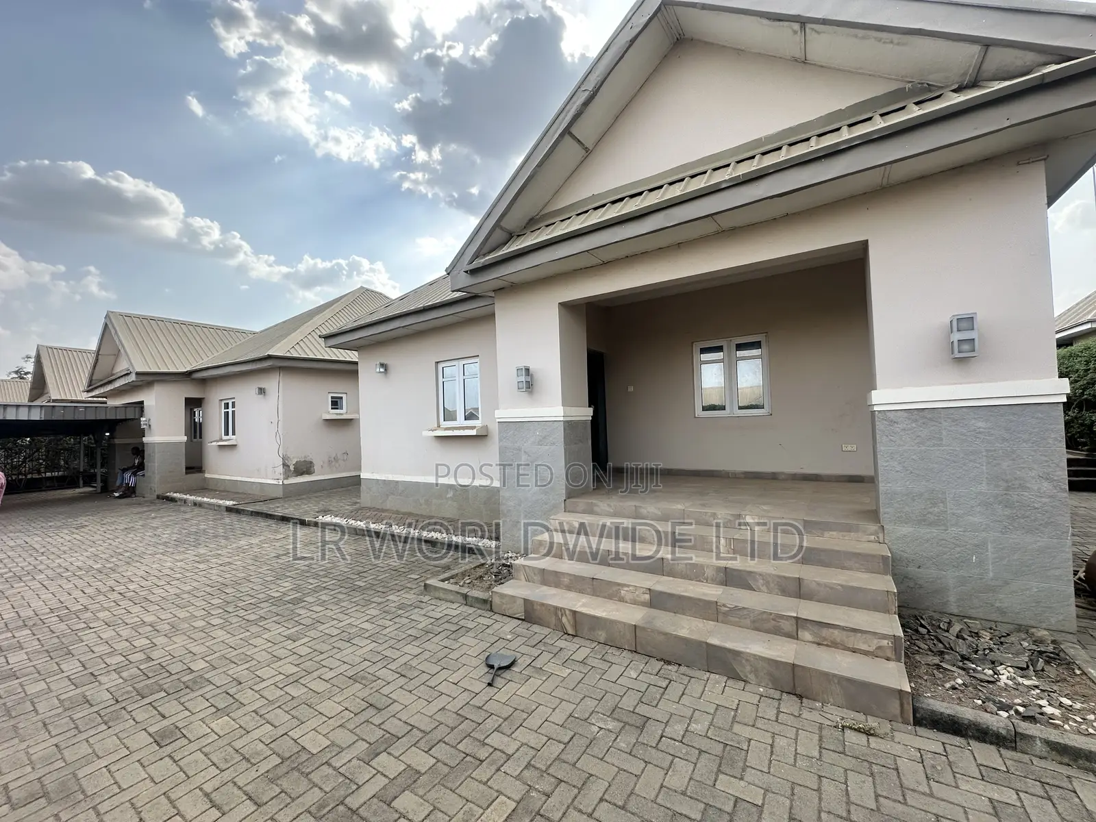 4bdrm Bungalow in Lugbe District for sale