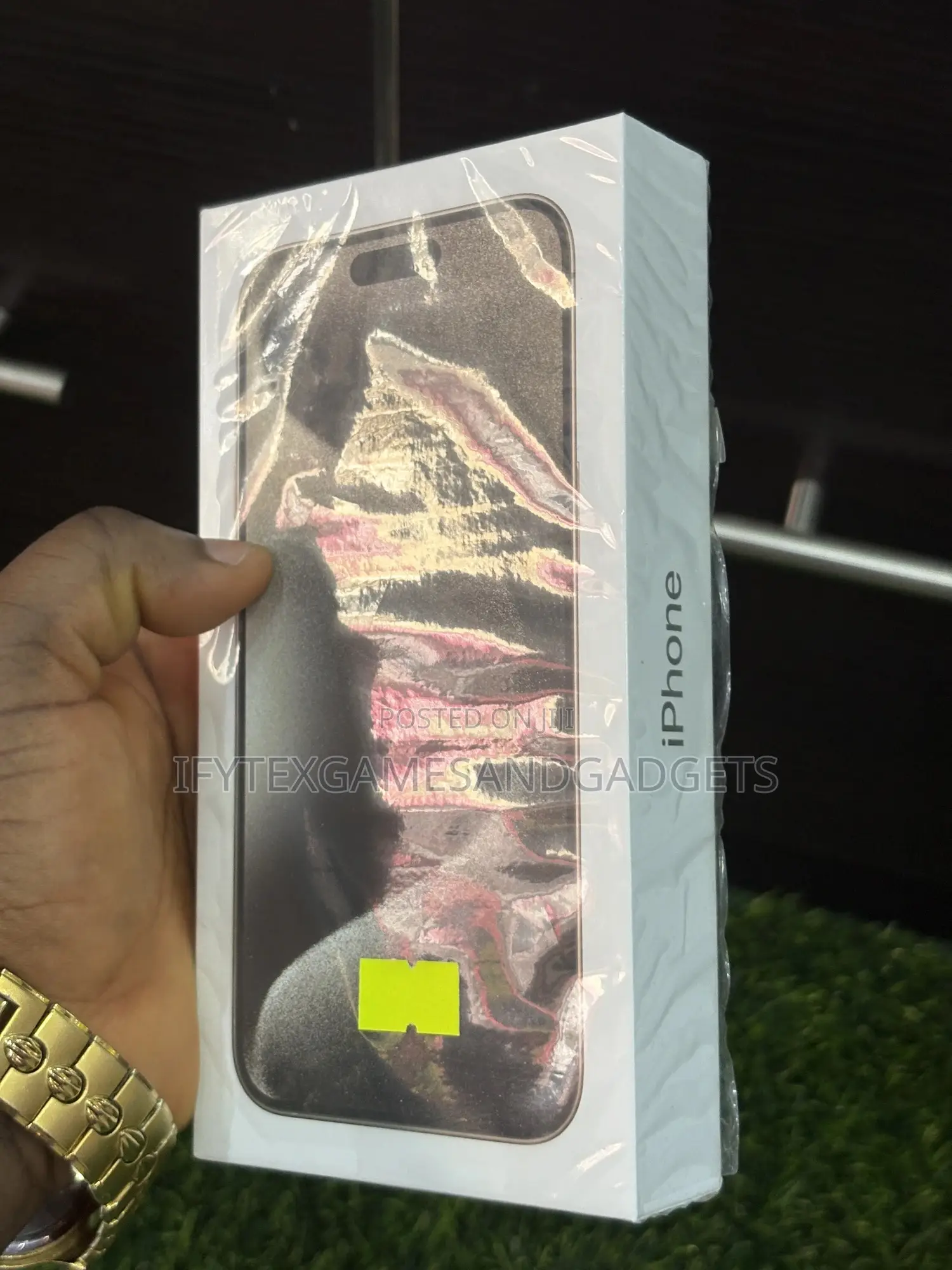 New Apple iPhone 15 Pro Max 256 GB Black
