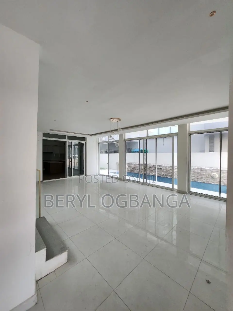 5bdrm Duplex in Lekki Phase 2 for rent