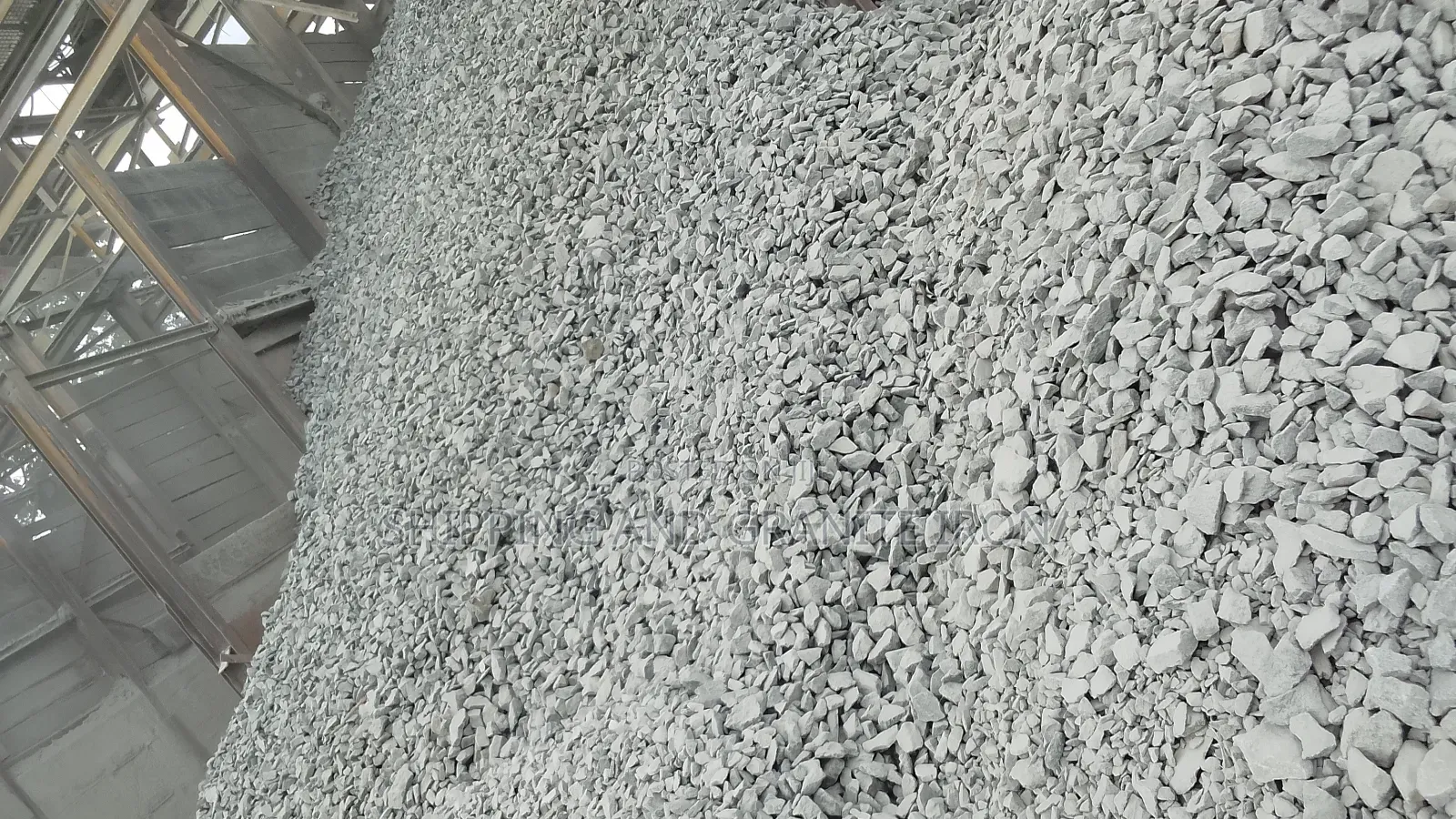 Premium Chipping and Granite for Construction Workers