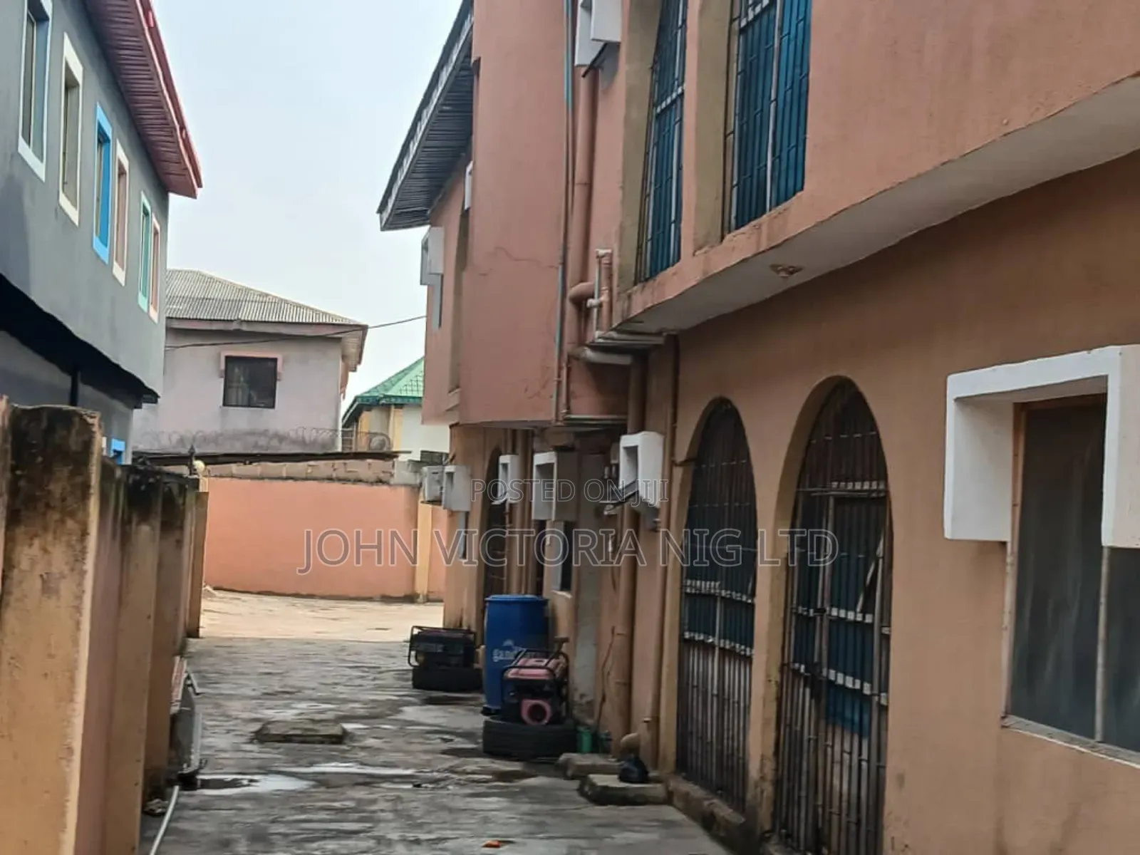 12bdrm Block of Flats in Ogunrobi Estate, Alimosho for sale