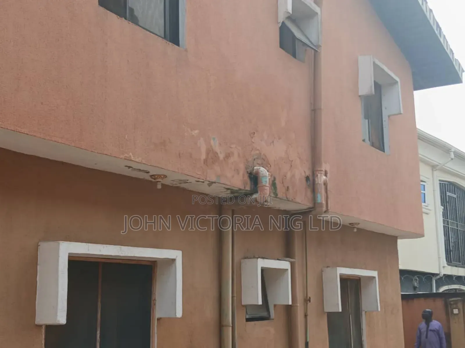 12bdrm Block of Flats in Ogunrobi Estate, Alimosho for sale