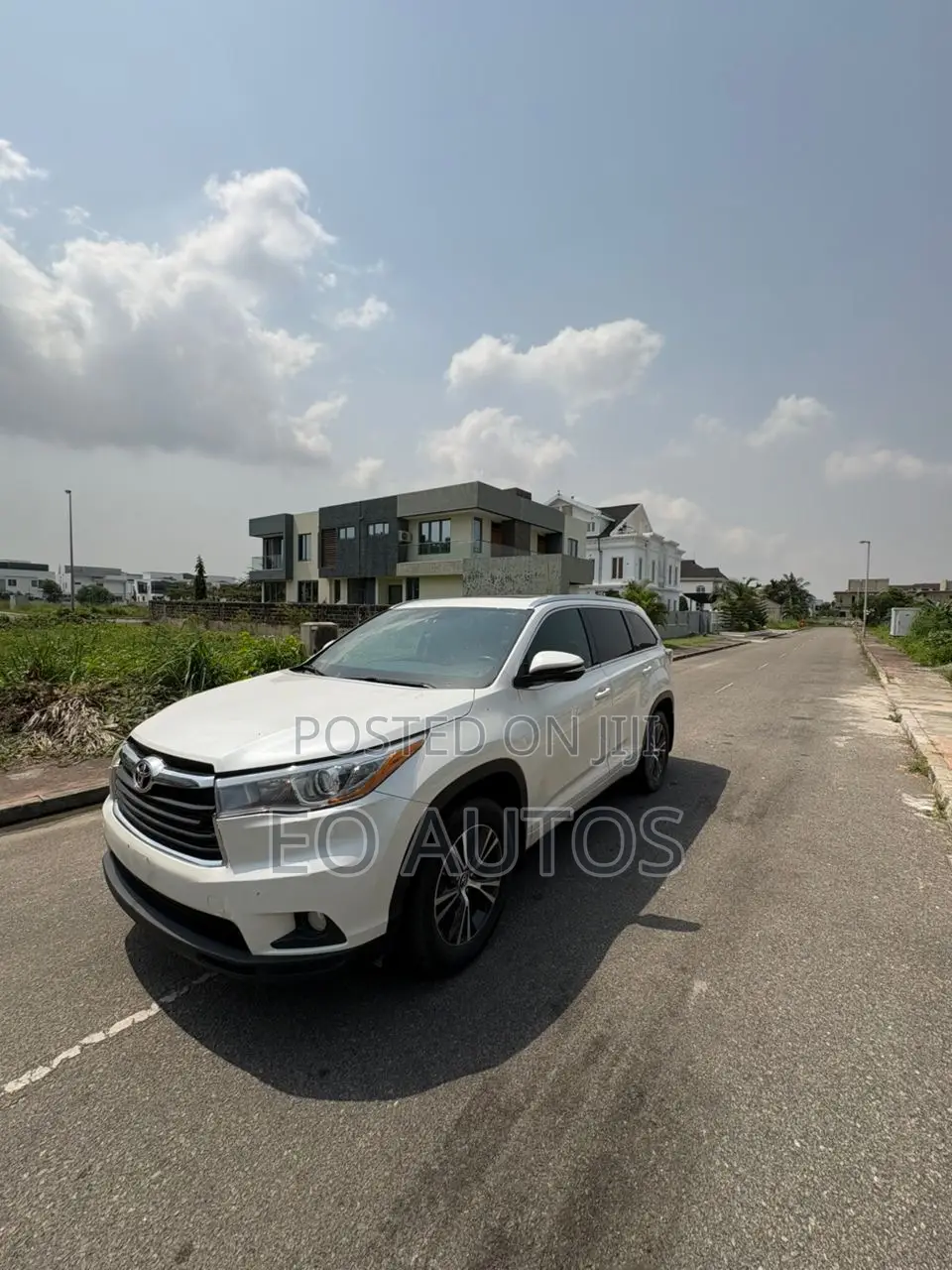 Toyota Highlander XLE 4x4 V6 (3.5L 6cyl 8A) 2017 White