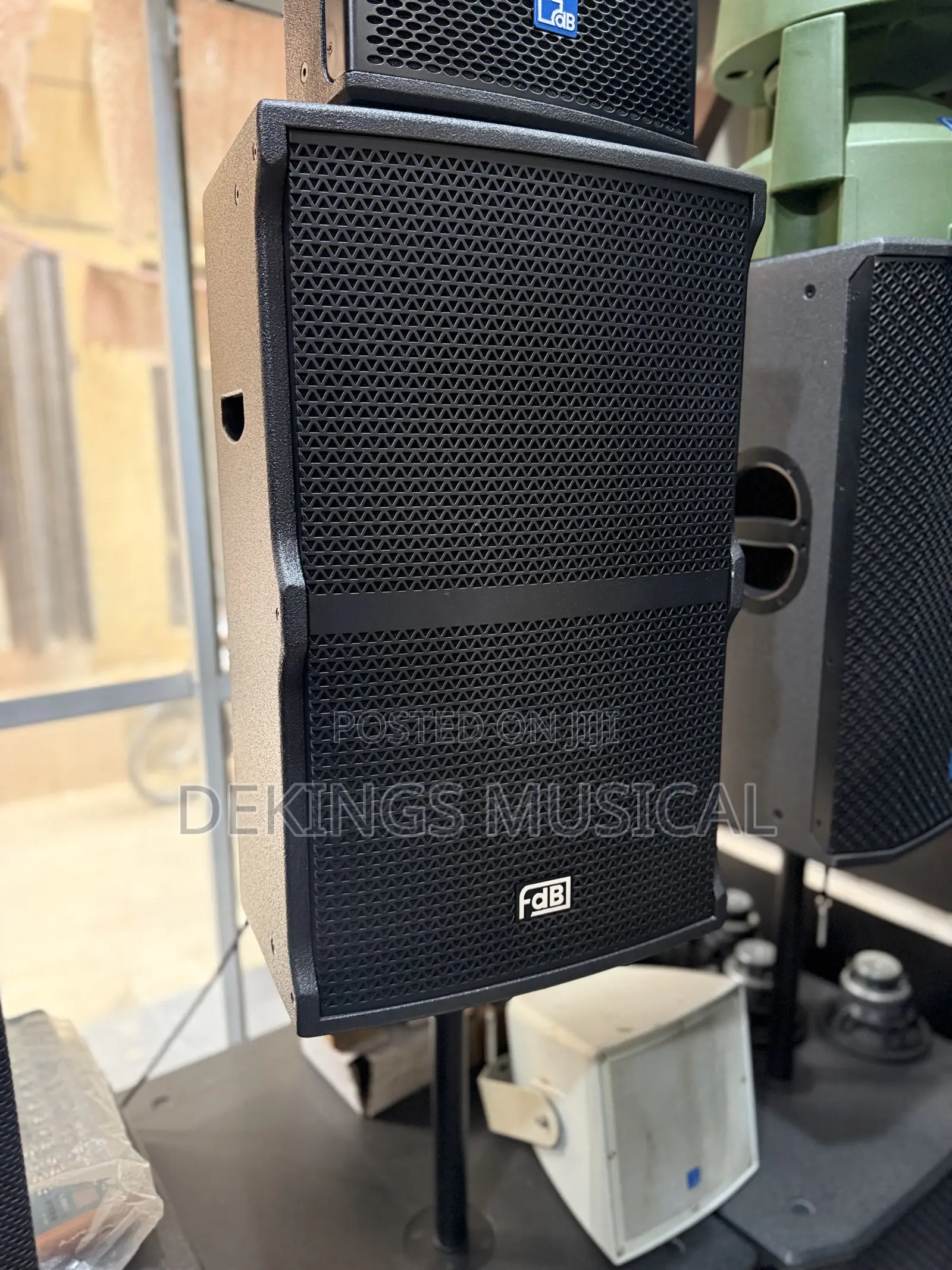 Powerful FDB Qs15ii Speaker - Mid-Range Stage Speaker