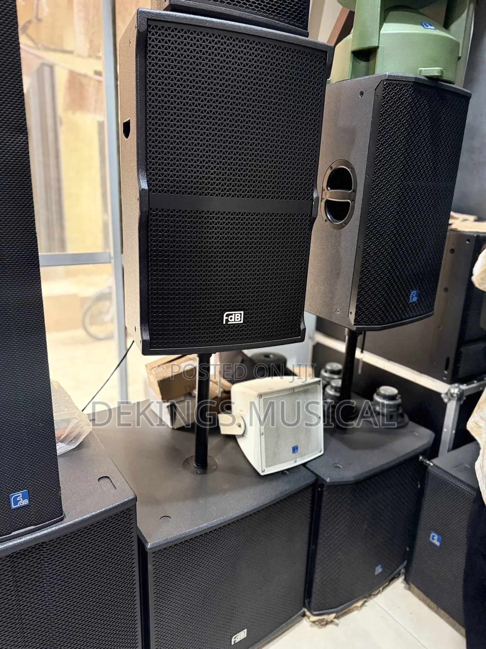 Powerful FDB Qs15ii Speaker - Mid-Range Stage Speaker