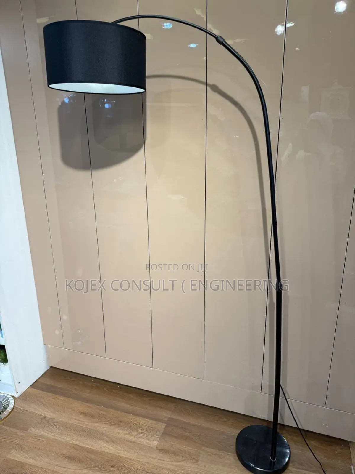 Luxury High Standard Floor Lamp 
Modern Design of Floor Lamp