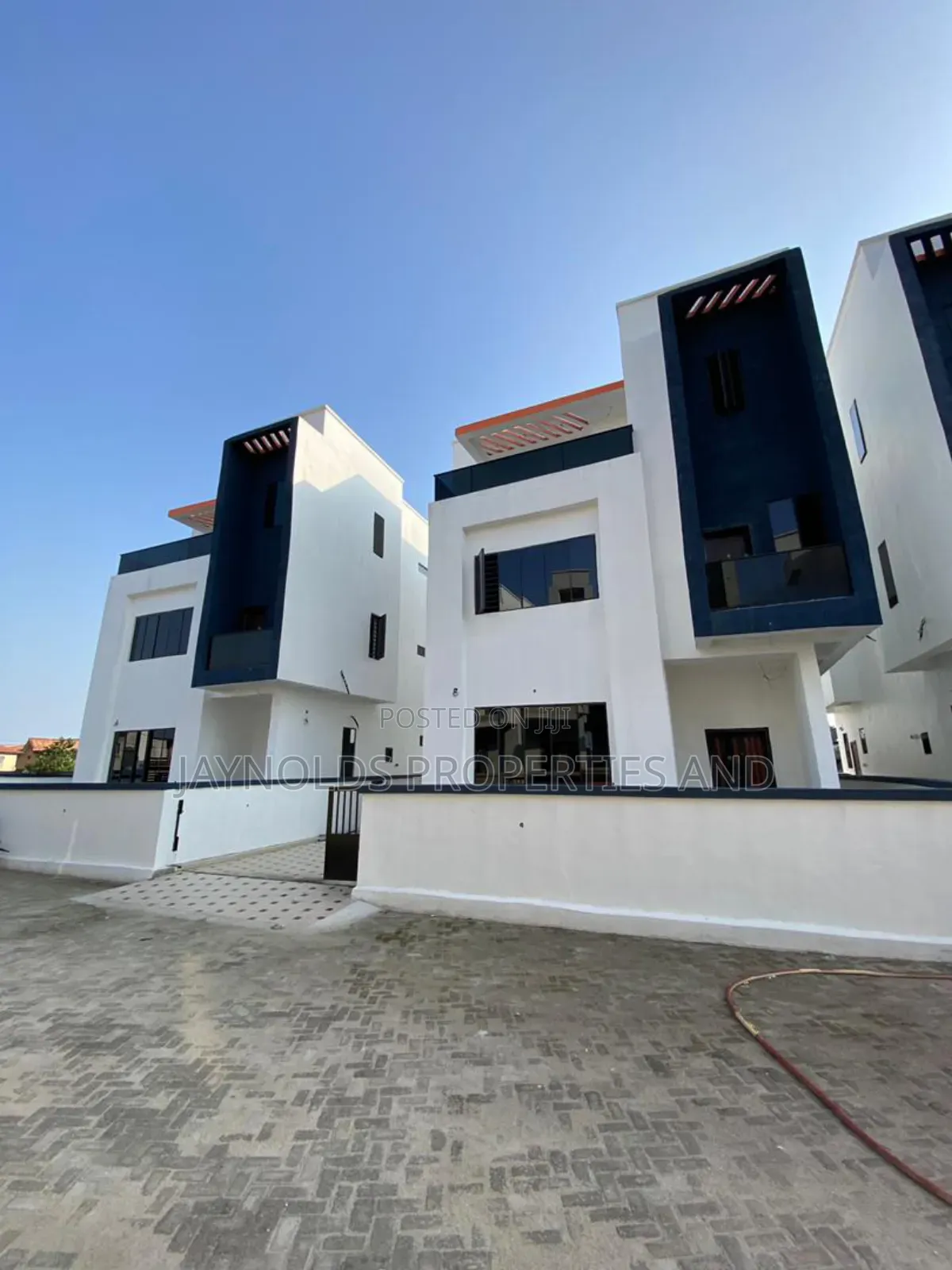 4bdrm Duplex in Ago Palace for sale