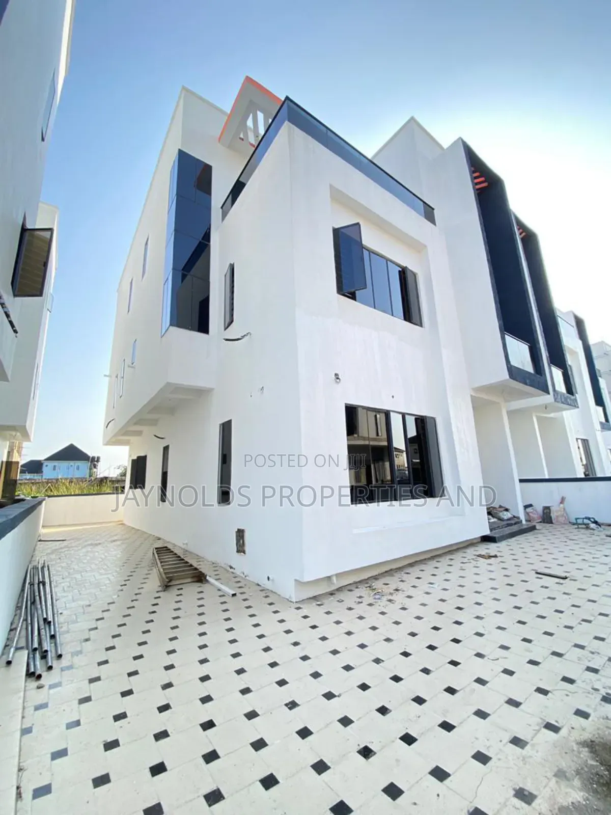 4bdrm Duplex in Ago Palace for sale