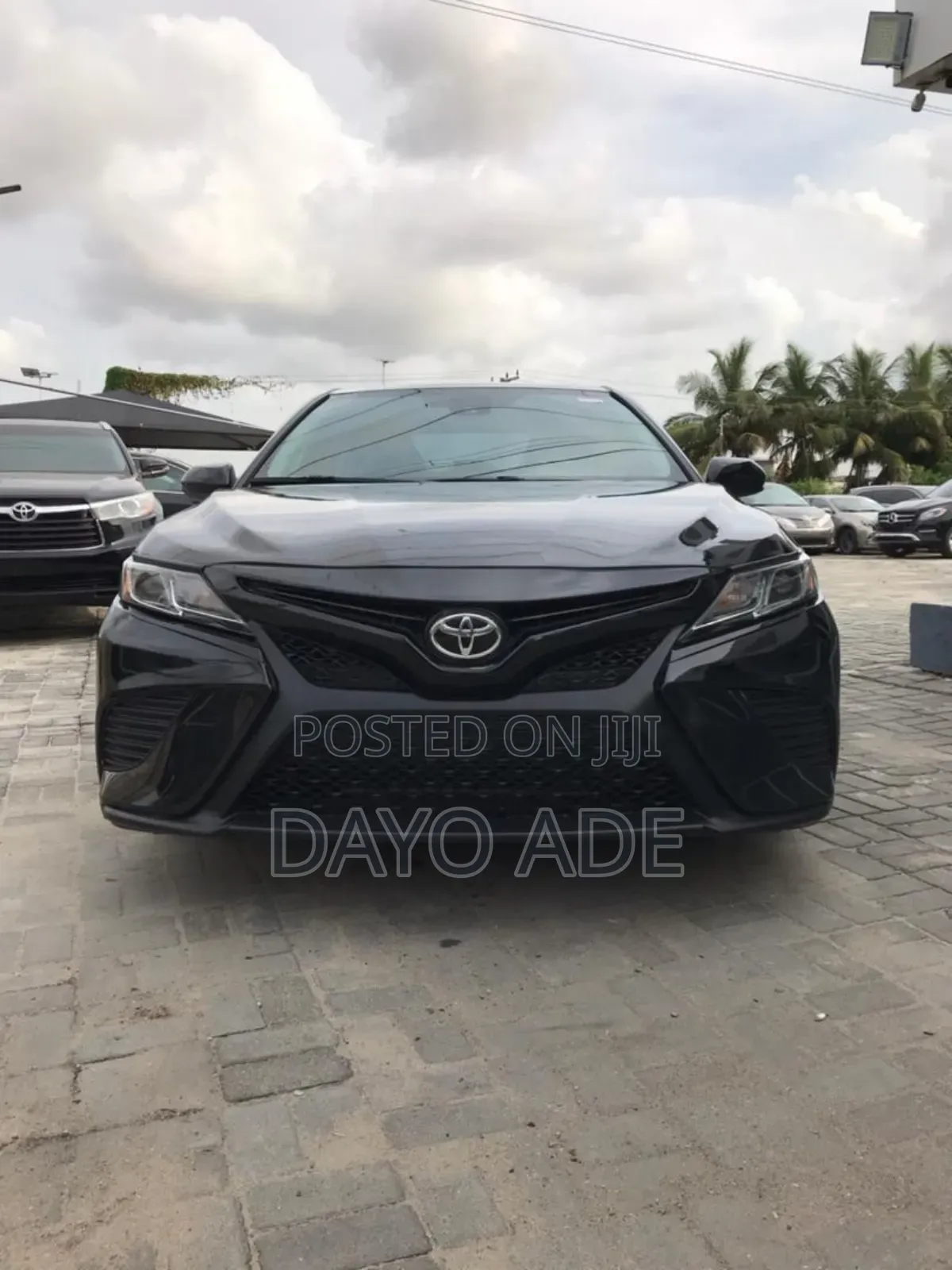 Toyota Camry SE FWD (2.5L 4cyl 8AM) 2018 Black