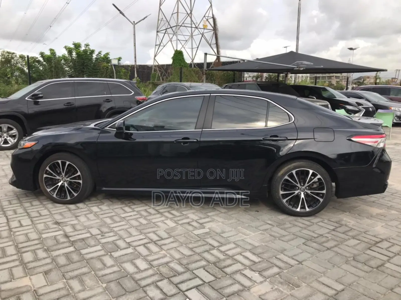 Toyota Camry SE FWD (2.5L 4cyl 8AM) 2018 Black