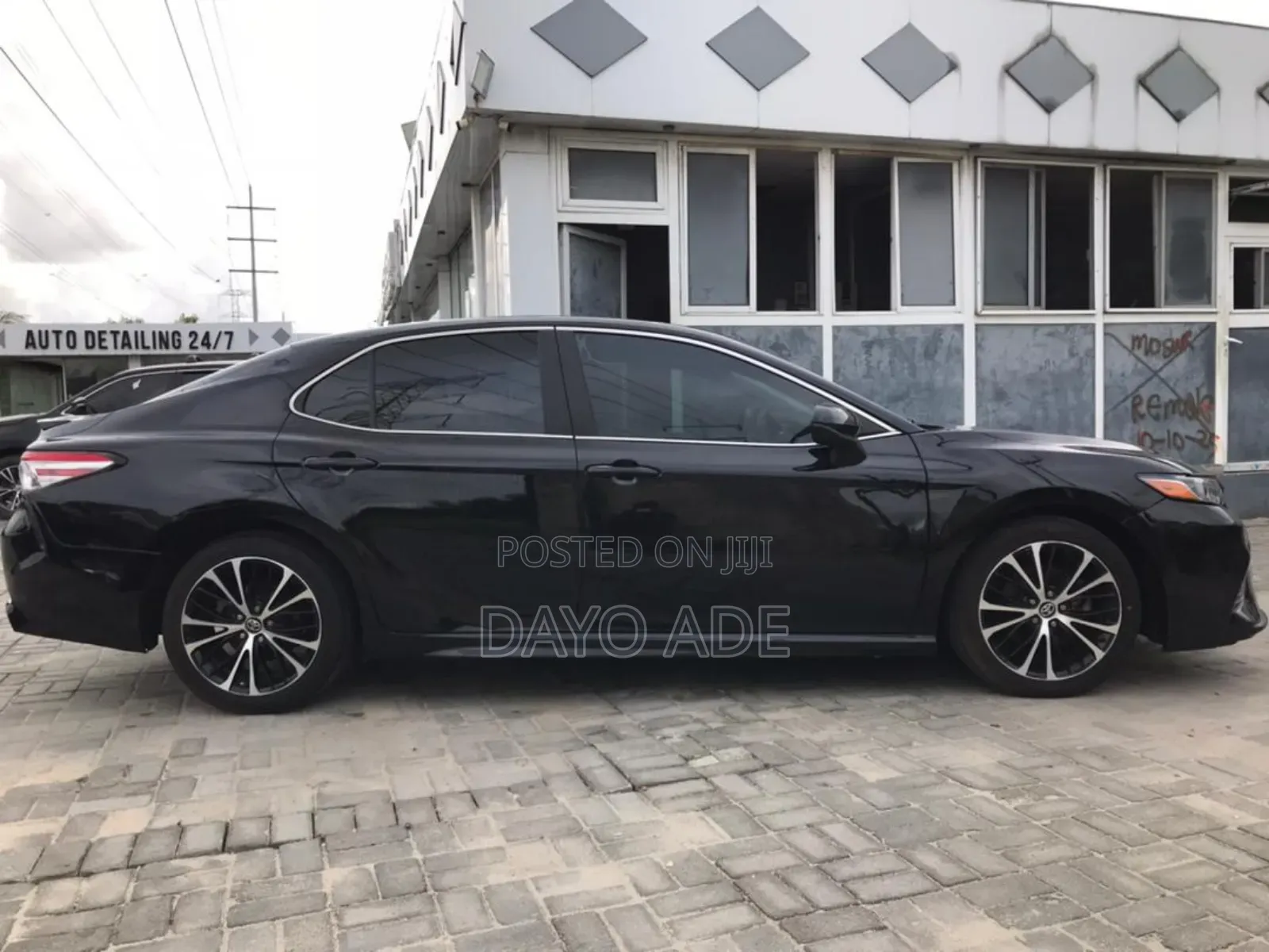 Toyota Camry SE FWD (2.5L 4cyl 8AM) 2018 Black