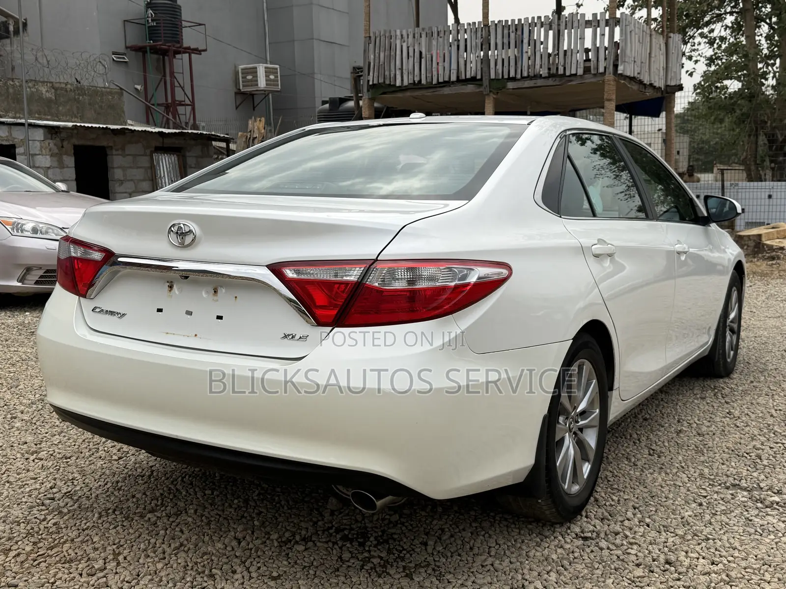 Toyota Camry XLE 4dr Sedan (2.5L 4cyl 6A) 2016 White