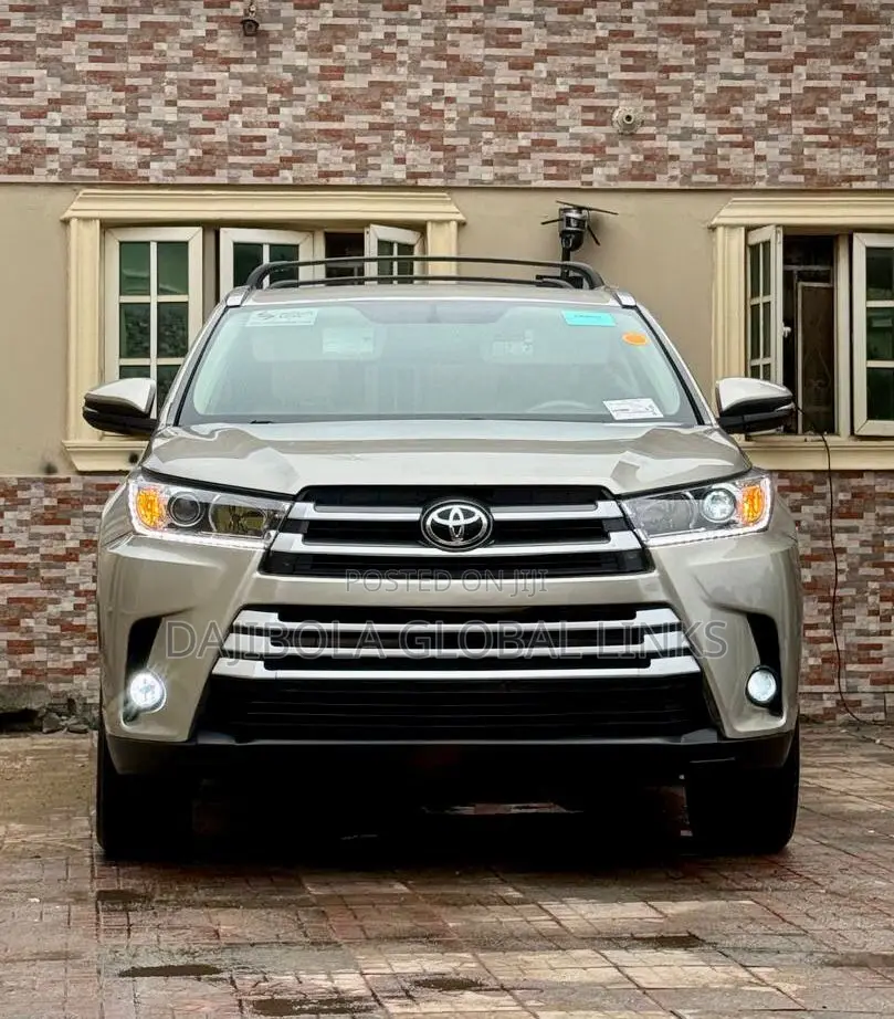 Toyota Highlander Limited 4dr SUV (3.5L 6cyl 6A) 2015 Gold