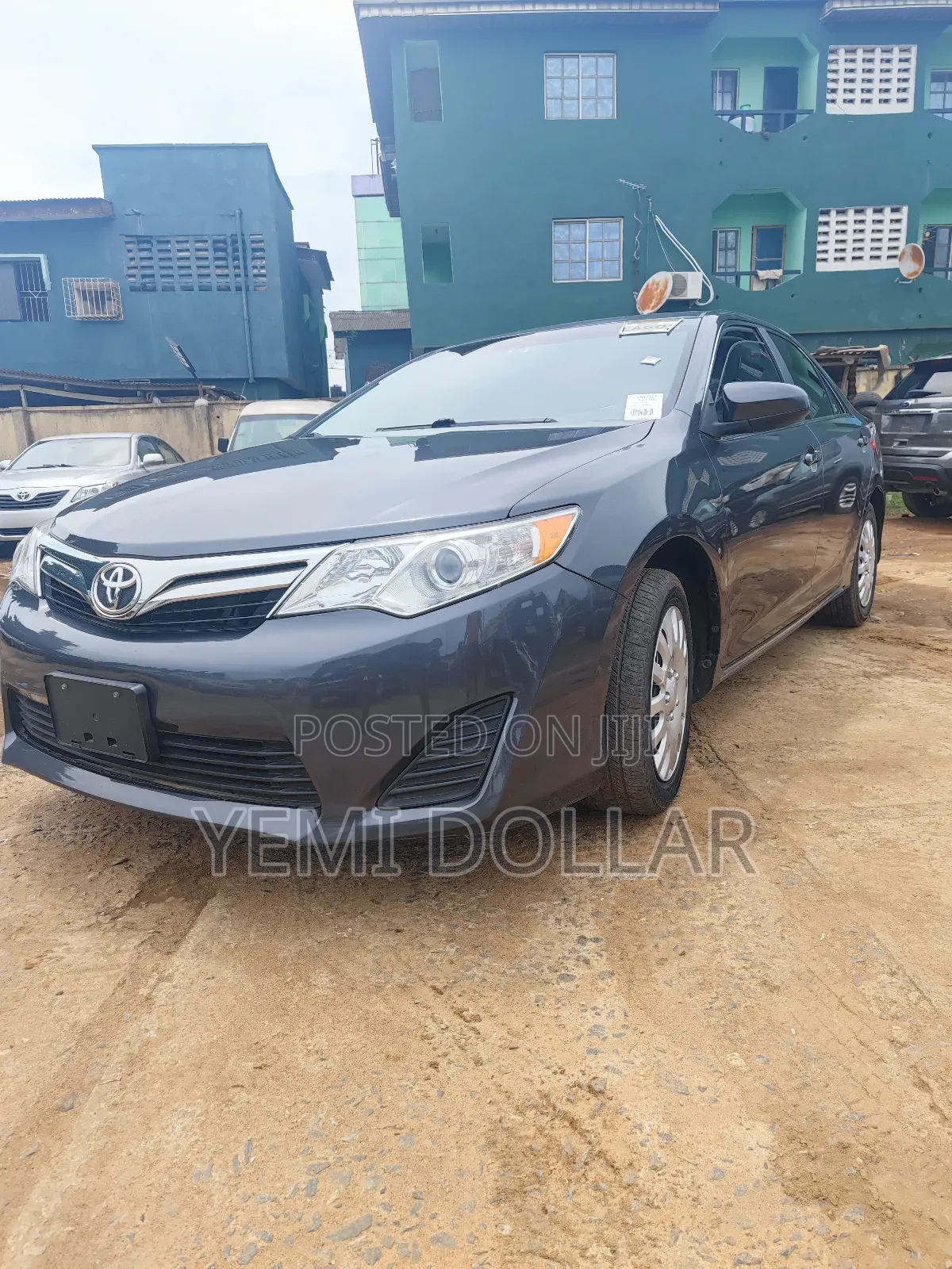 Toyota Camry LE 4dr Sedan (2.5L 4cyl 6A) 2013 Gray