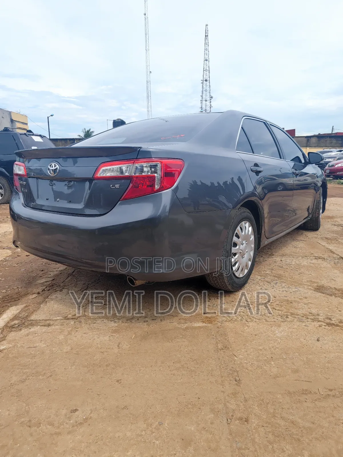 Toyota Camry LE 4dr Sedan (2.5L 4cyl 6A) 2013 Gray
