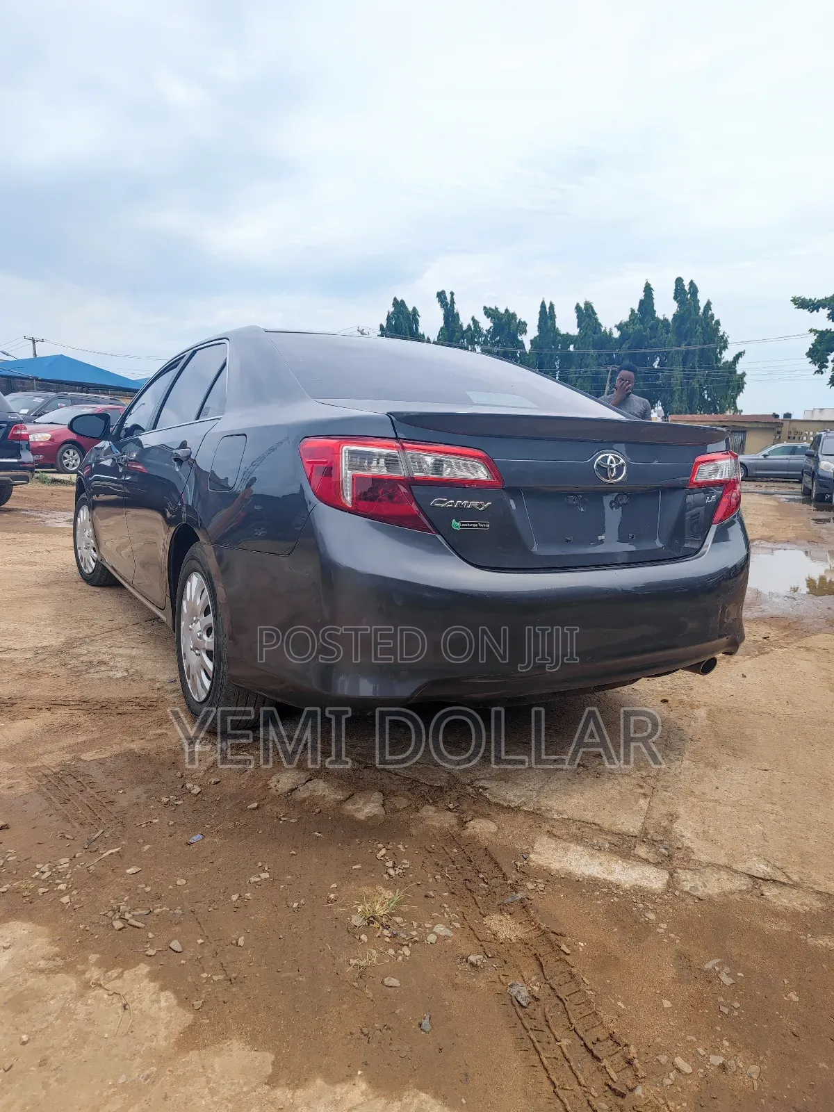 Toyota Camry LE 4dr Sedan (2.5L 4cyl 6A) 2013 Gray