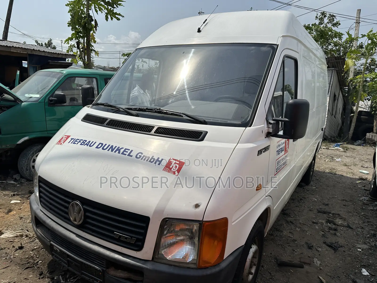Volkswagen LT 2011 White
