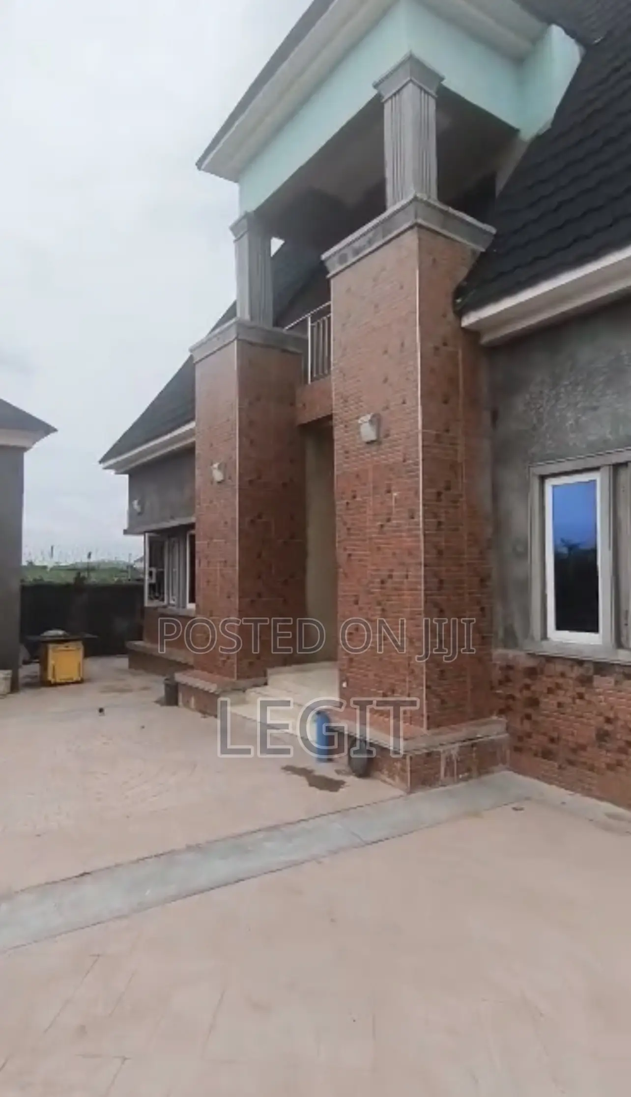 4bdrm Duplex in Lugbe District for sale
