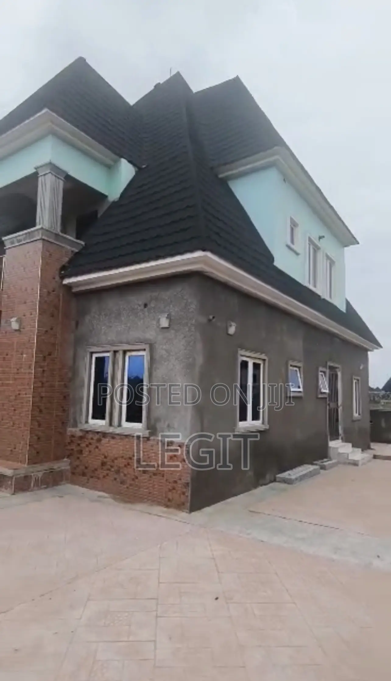 4bdrm Duplex in Lugbe District for sale