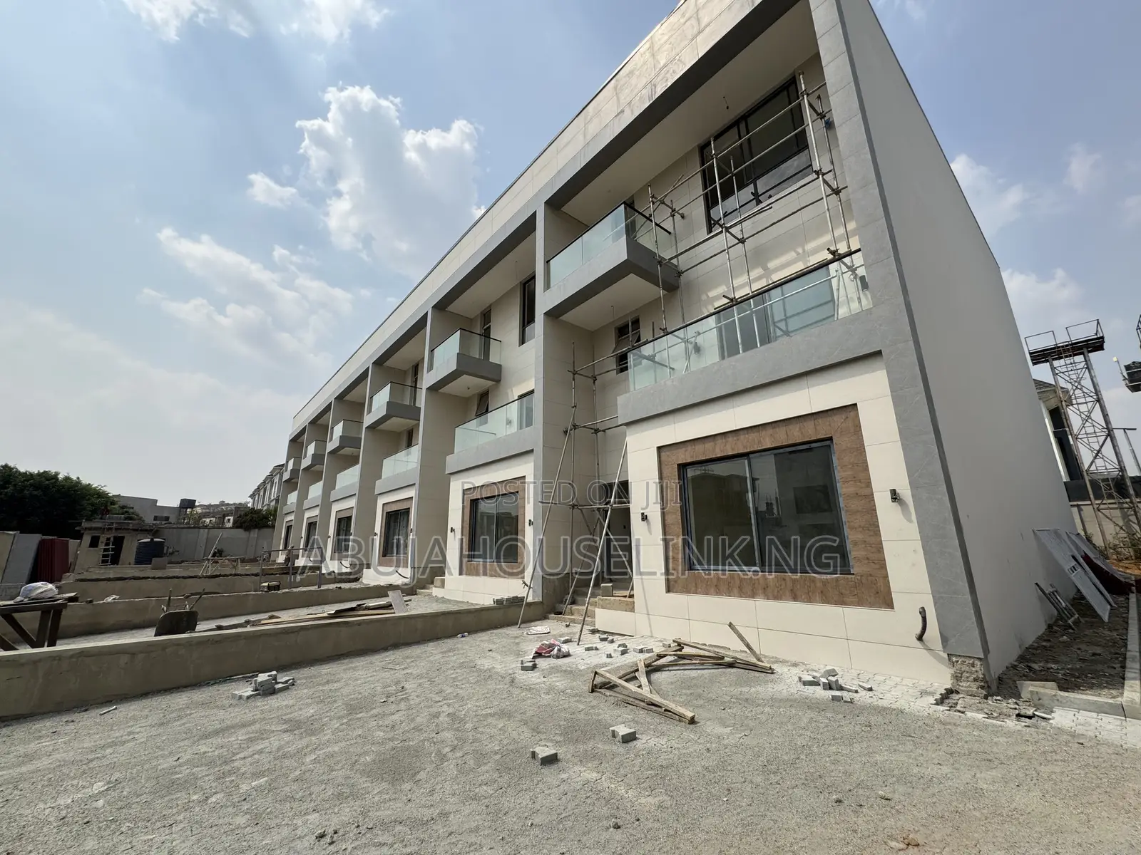 4bdrm Townhouse/Terrace in Katampe Extension for Sale