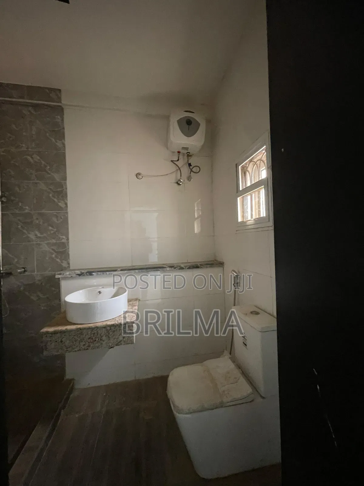 3bdrm Block of Flats in Kaura for sale