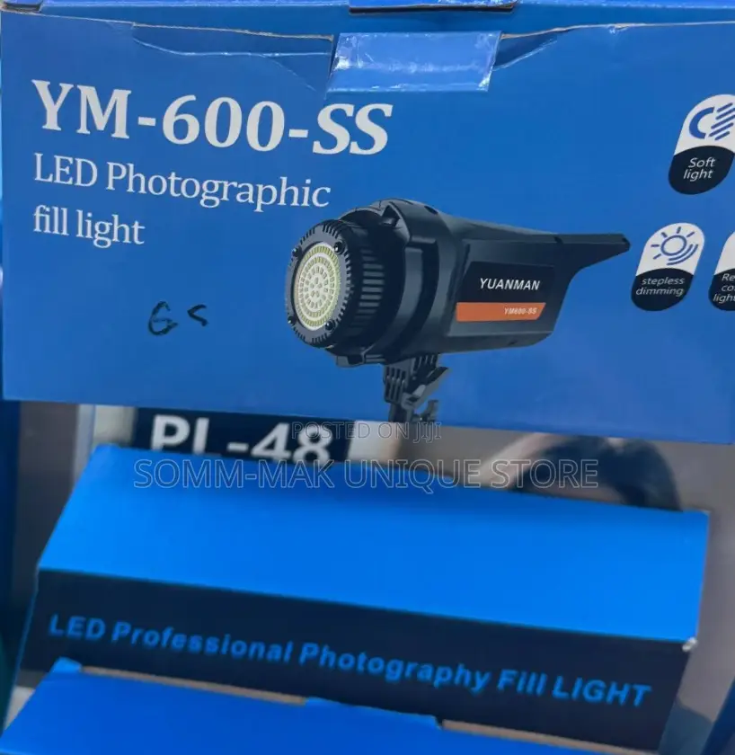 Ym - 600-Ss Led Video Fill Light With a Tripod Stand