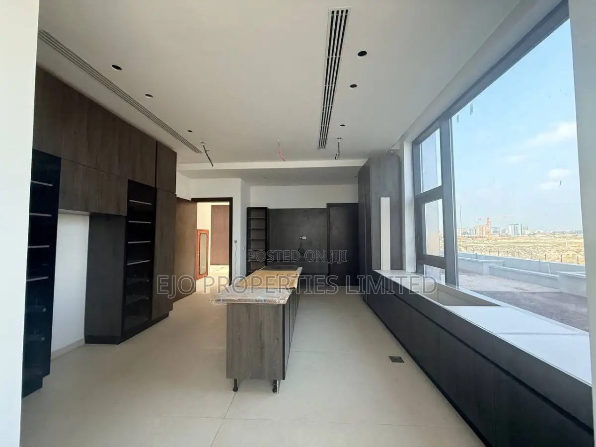 5bdrm Mansion in Eko Atlantic for rent