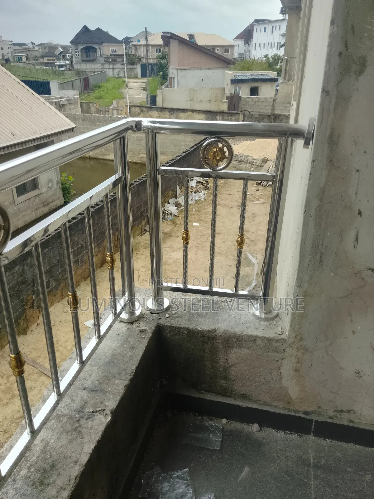 Handrails Made of Stainless Steel for Your Balconies and Other Areas