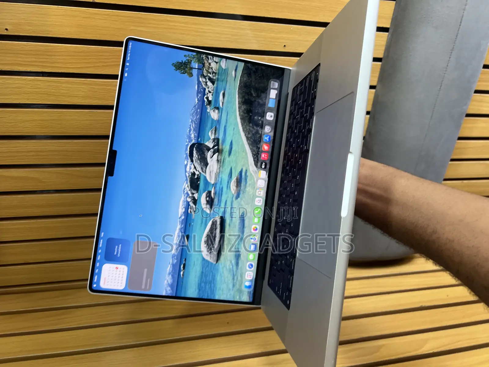 Laptop Apple MacBook Pro 2021 M1 16GB Apple M1 Pro SSD 512GB