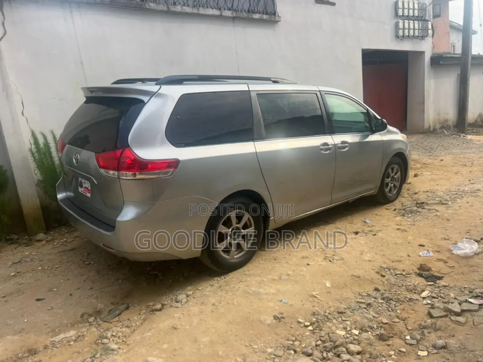 Toyota Sienna 2012 Brown