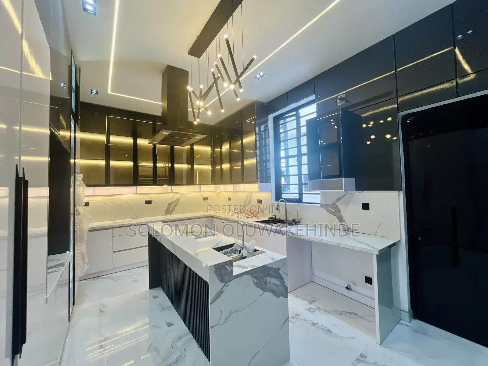 5bdrm Duplex in Lekki Phase 1 for sale