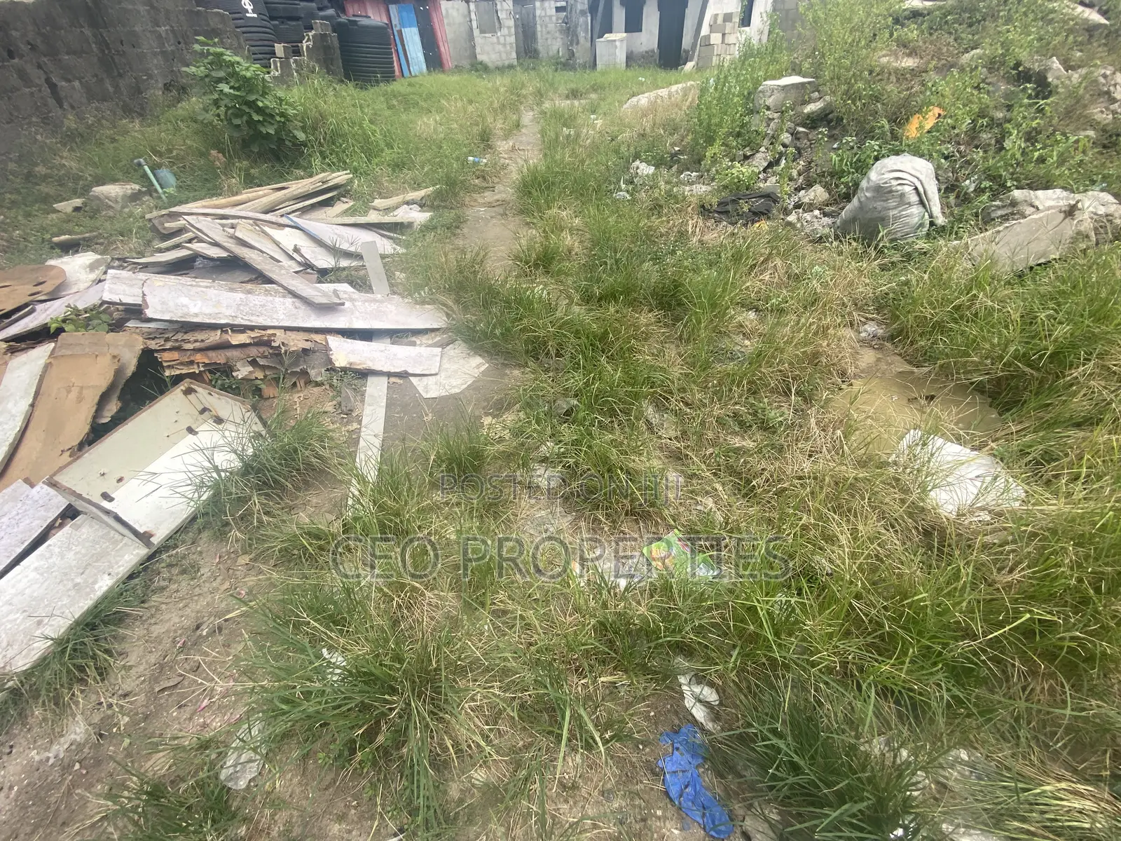 440sqm at Lekki Phase 1 ( C of O/Consent in View)