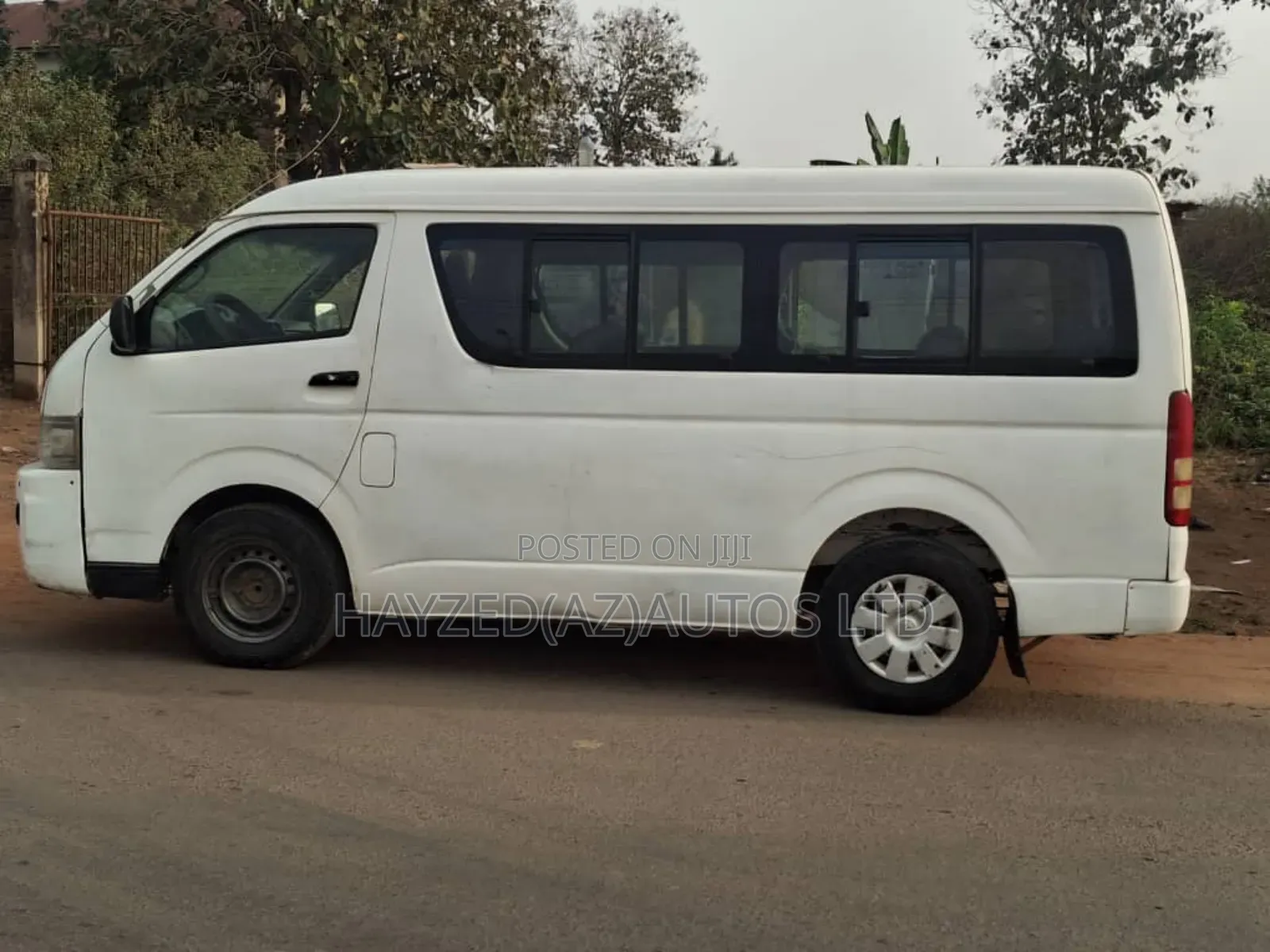 Toyota HiAce 2004 White