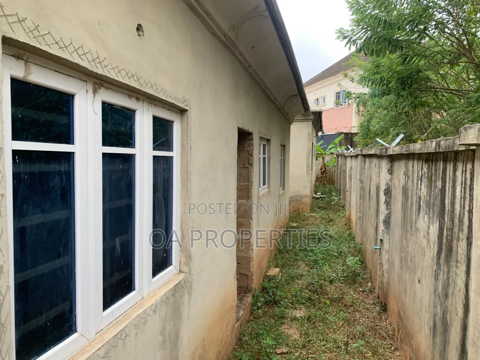 3bdrm Bungalow in Elebu Akoto Estate, Ibadan for sale