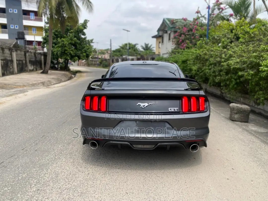 Ford Mustang GT Premium Fastback 2017 Gray