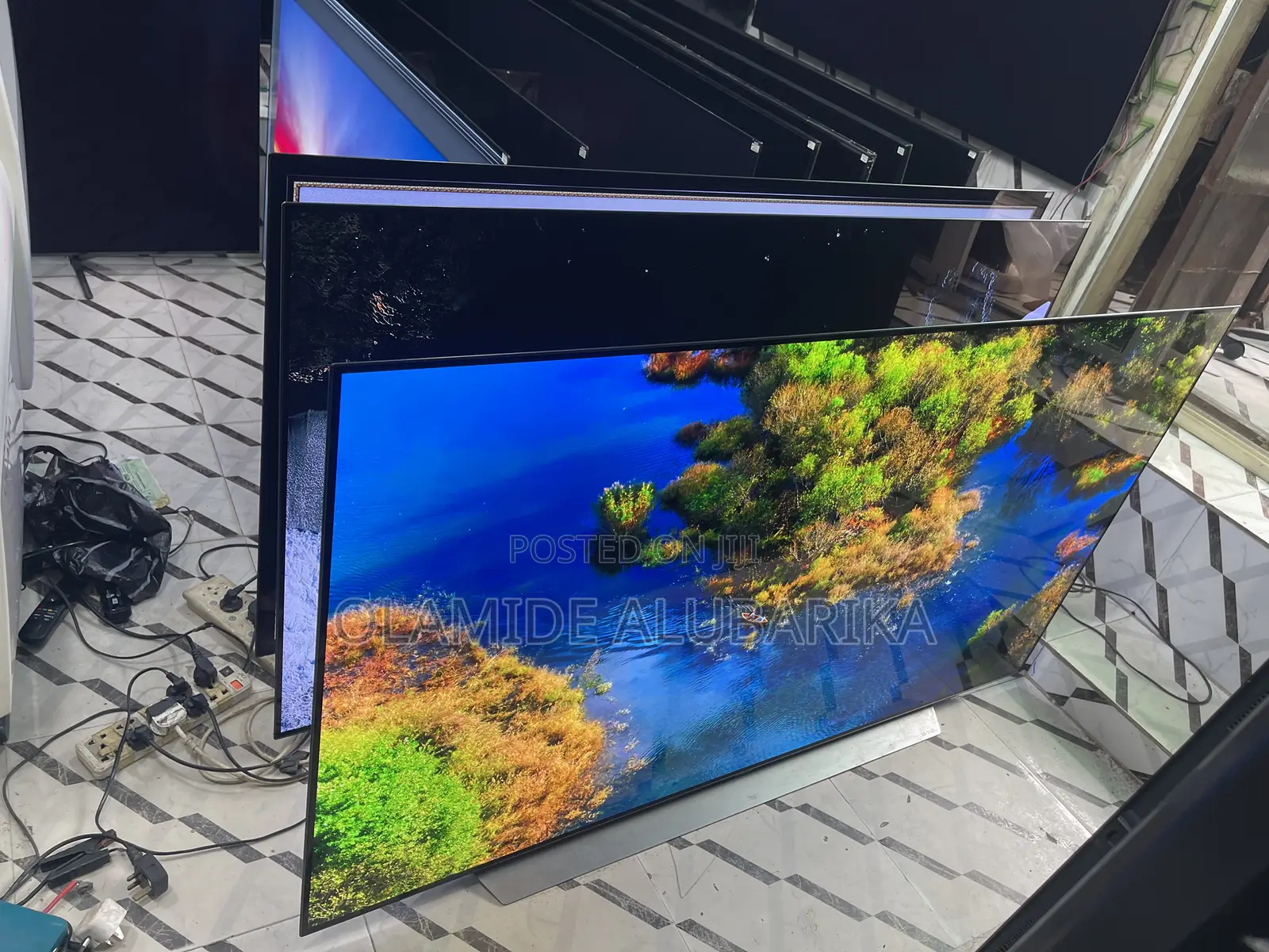 Lg Oled 65” Cs Dolby Vision/Atmos Self-lit Pixels 120hz Refresh Rate