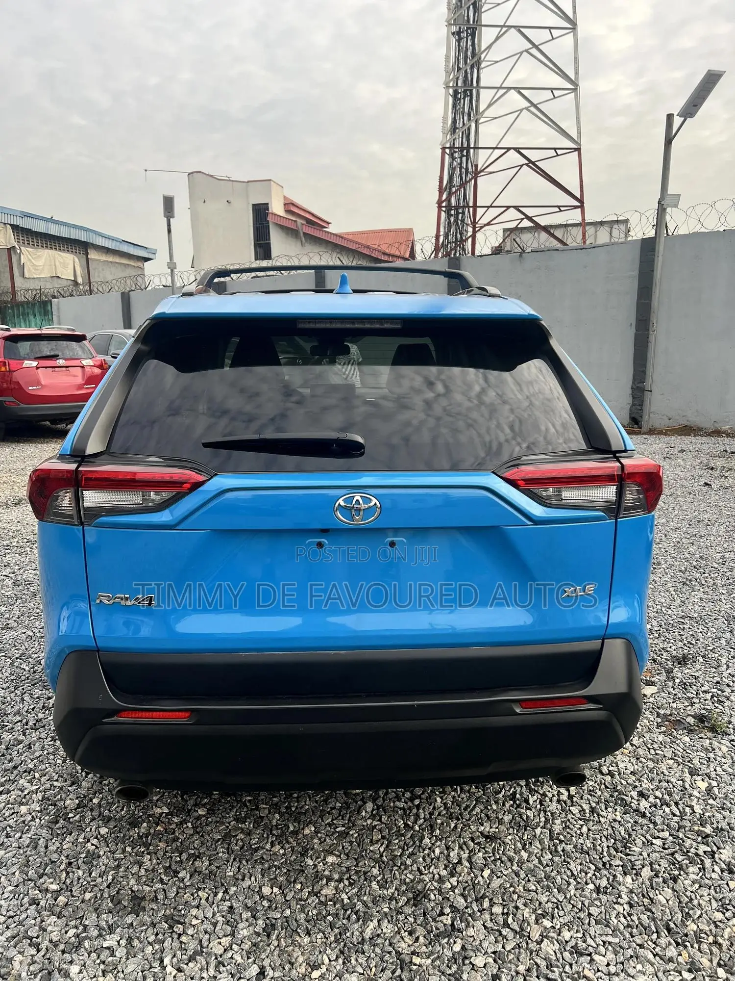 Toyota RAV4 XLE FWD 2019 Blue