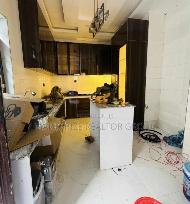 4bdrm Duplex in College Road Fagba for sale