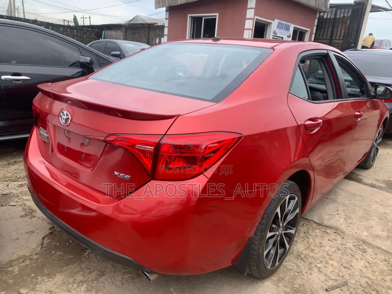 Toyota Corolla XSE (1.8L 4cyl 2A) 2018 Red